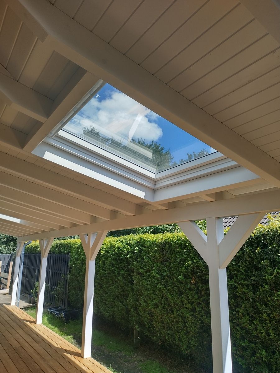 Aufnahme einer Terrassenüberdachung von unten